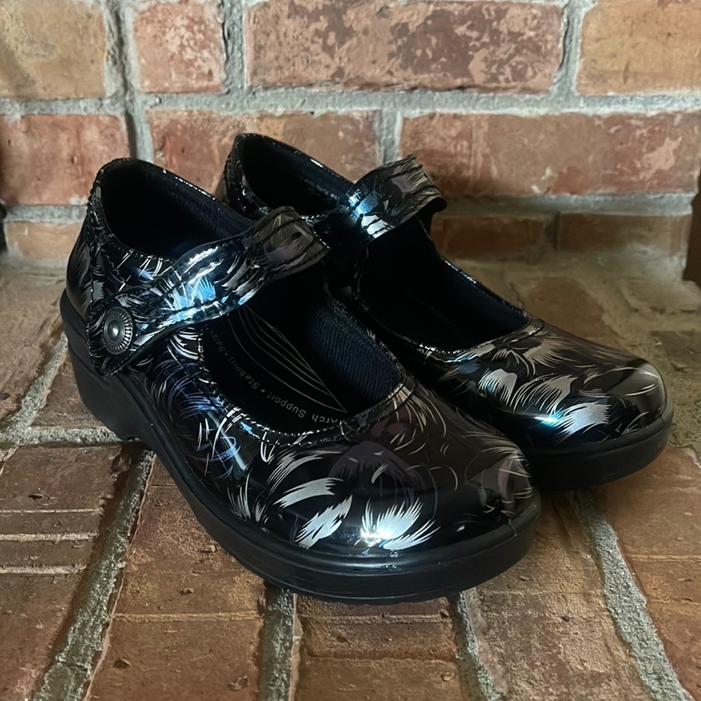 Easy Works by Easy Street Mary Jane Clogs